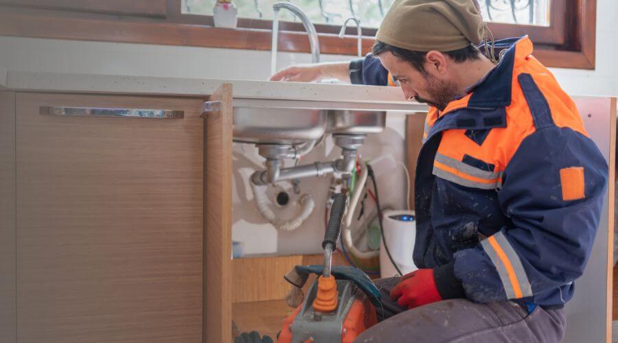 Expert burst pipe repair services in Sardis, MS